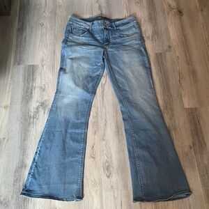 American Eagle artist flare  light blue, super stretch jeans.